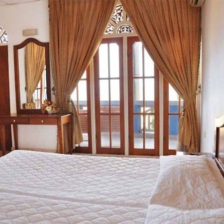 נגומבו The Reef Beach Hotel מראה חיצוני תמונה