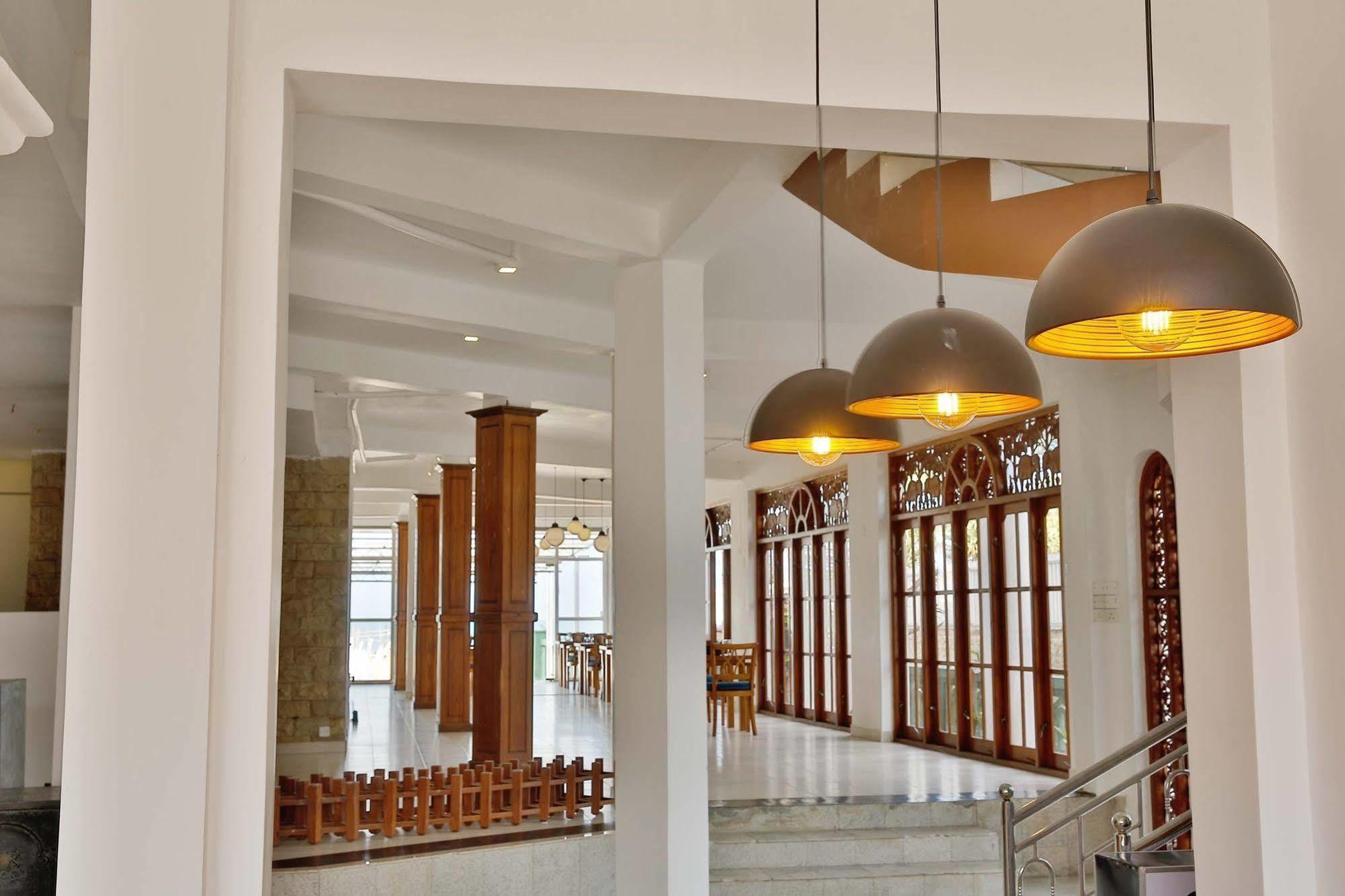 נגומבו The Reef Beach Hotel מראה חיצוני תמונה