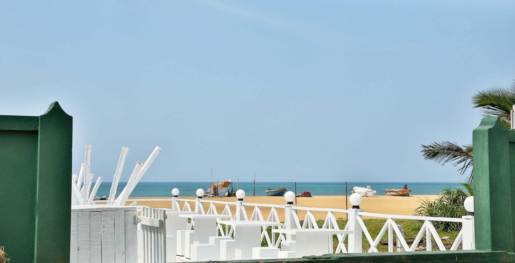 נגומבו The Reef Beach Hotel מראה חיצוני תמונה