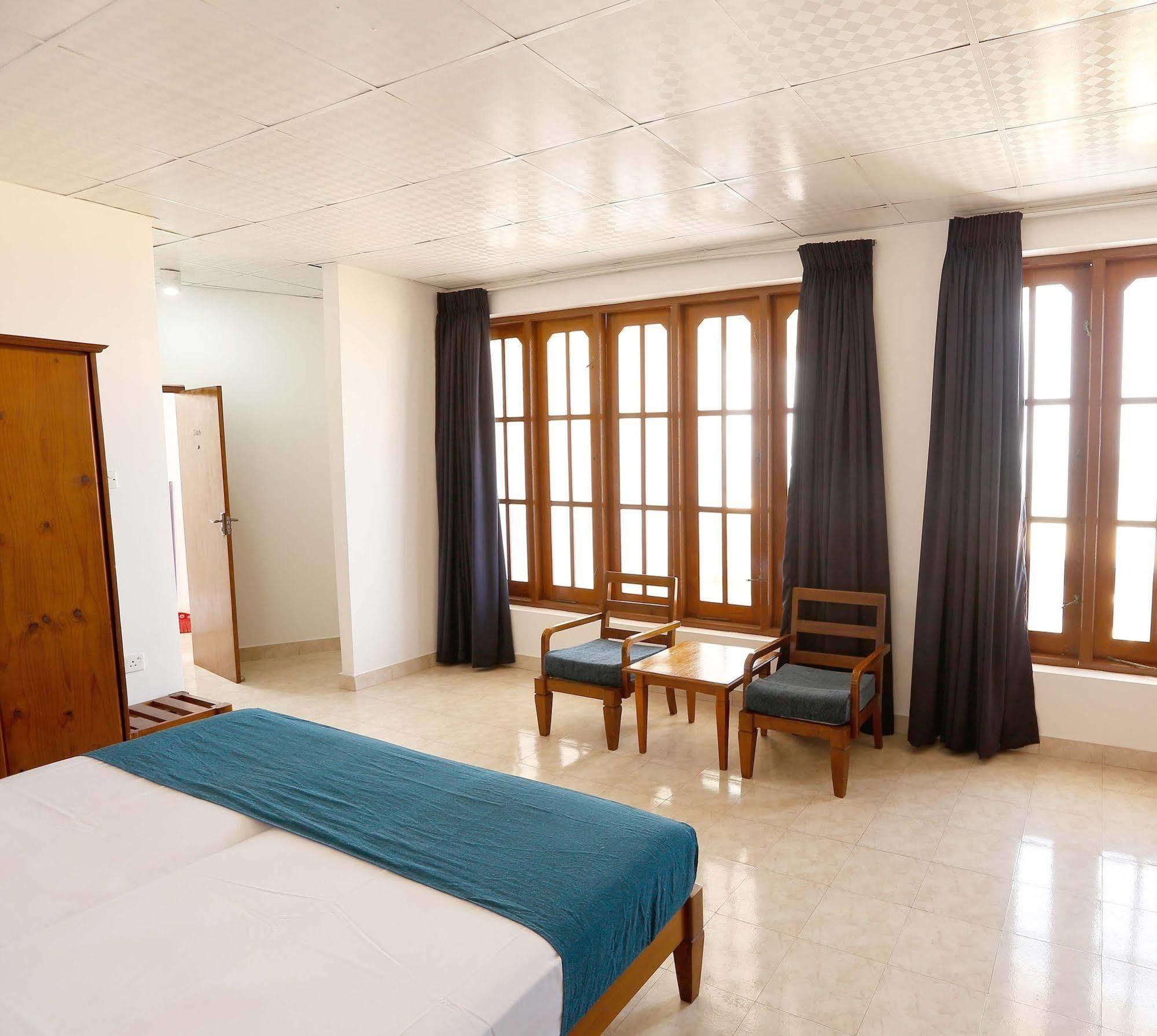 נגומבו The Reef Beach Hotel מראה חיצוני תמונה