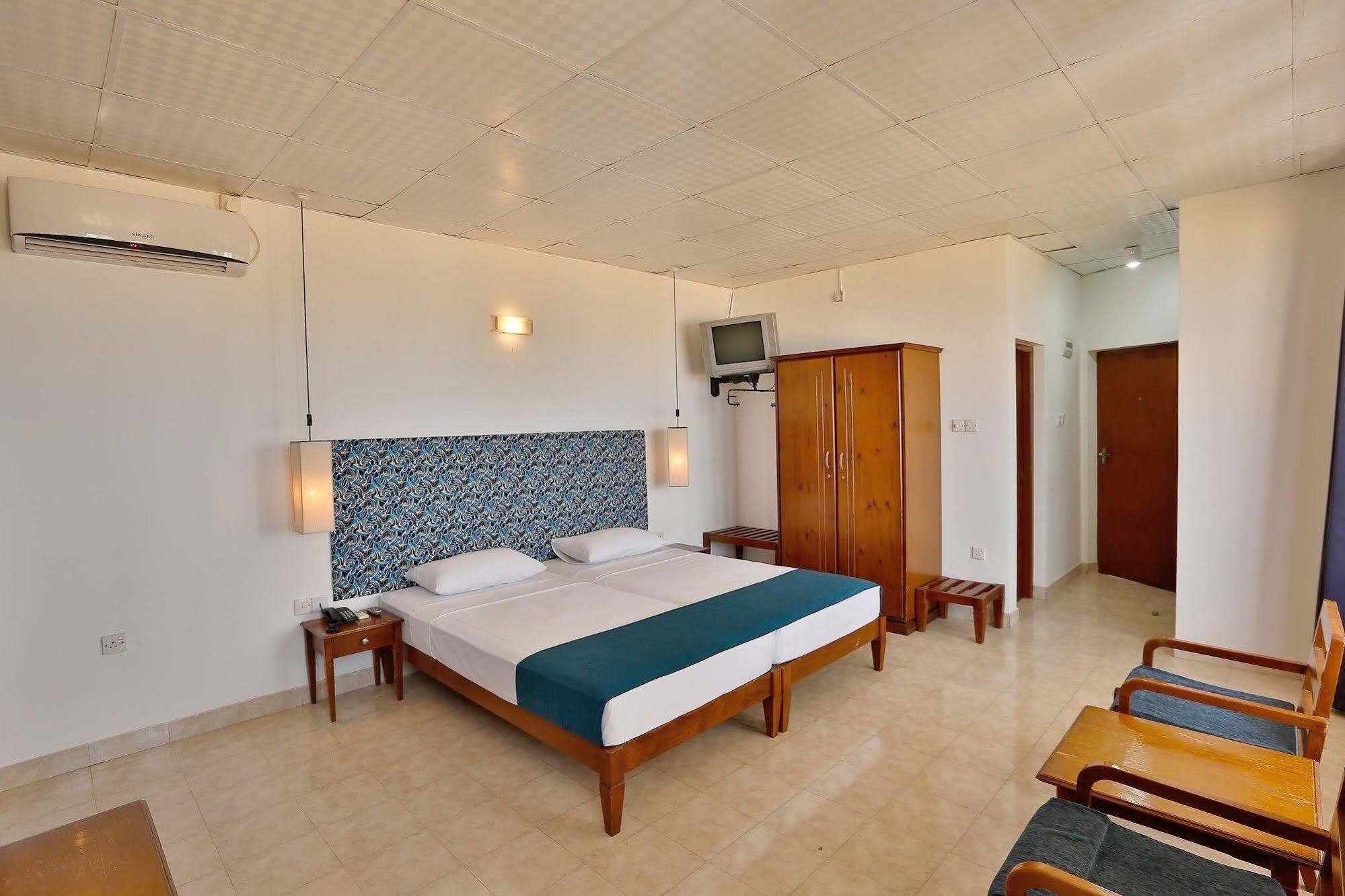נגומבו The Reef Beach Hotel מראה חיצוני תמונה