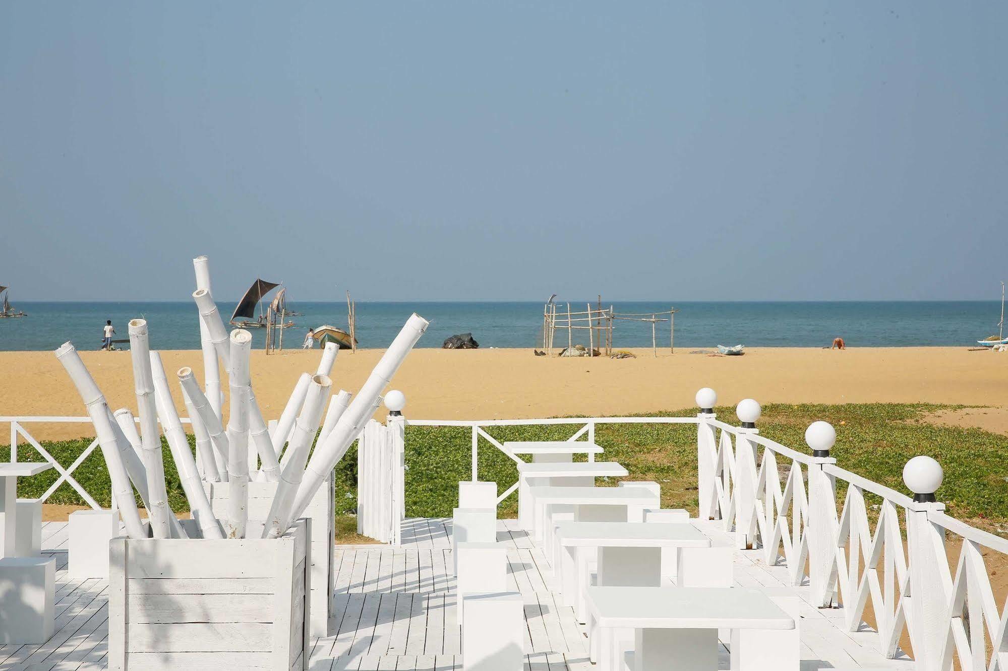 נגומבו The Reef Beach Hotel מראה חיצוני תמונה